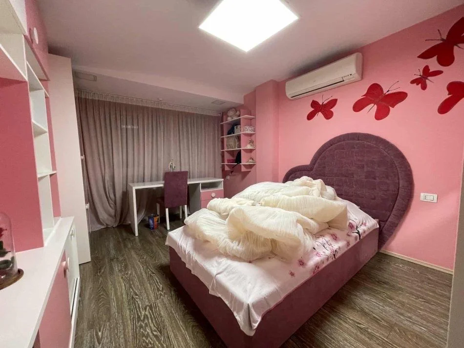 Tirana, vendesi appartamento 4+1 Piano 4, 227 m² 440.000 € (LIQUIDO TOTALE)