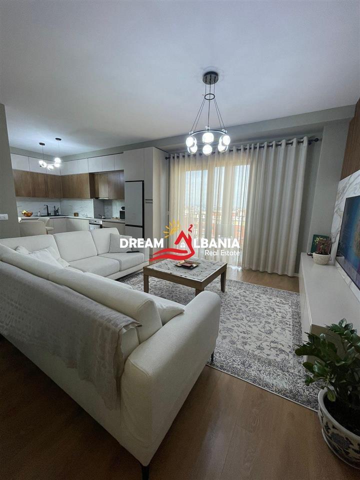 Appartamento moderno 2+1+2 in vendita presso Tirana Garden Building