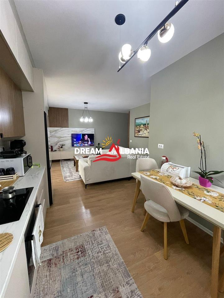 Appartamento moderno 2+1+2 in vendita presso Tirana Garden Building