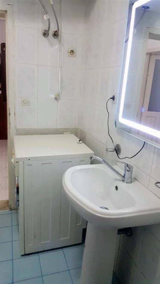 Tirane, vendesi appartamento 2+1 Piano 4, 65 m² 123.000 € (BURGU I GRAVE)