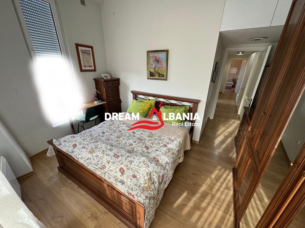 For Sale: 2+1 Apartment with Garage in Magnet Complex