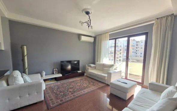 Tirane, spacious 4+1 apartment with Balcony, 145 m², €640,000 (Sami Frasheri)