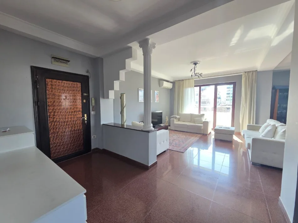 Tirane, spacious 4+1 apartment with Balcony, 145 m², €640,000 (Sami Frasheri)