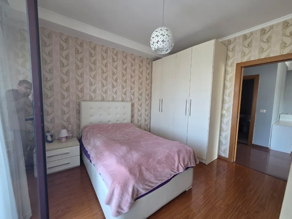 Tirane, spacious 4+1 apartment with Balcony, 145 m², €640,000 (Sami Frasheri)