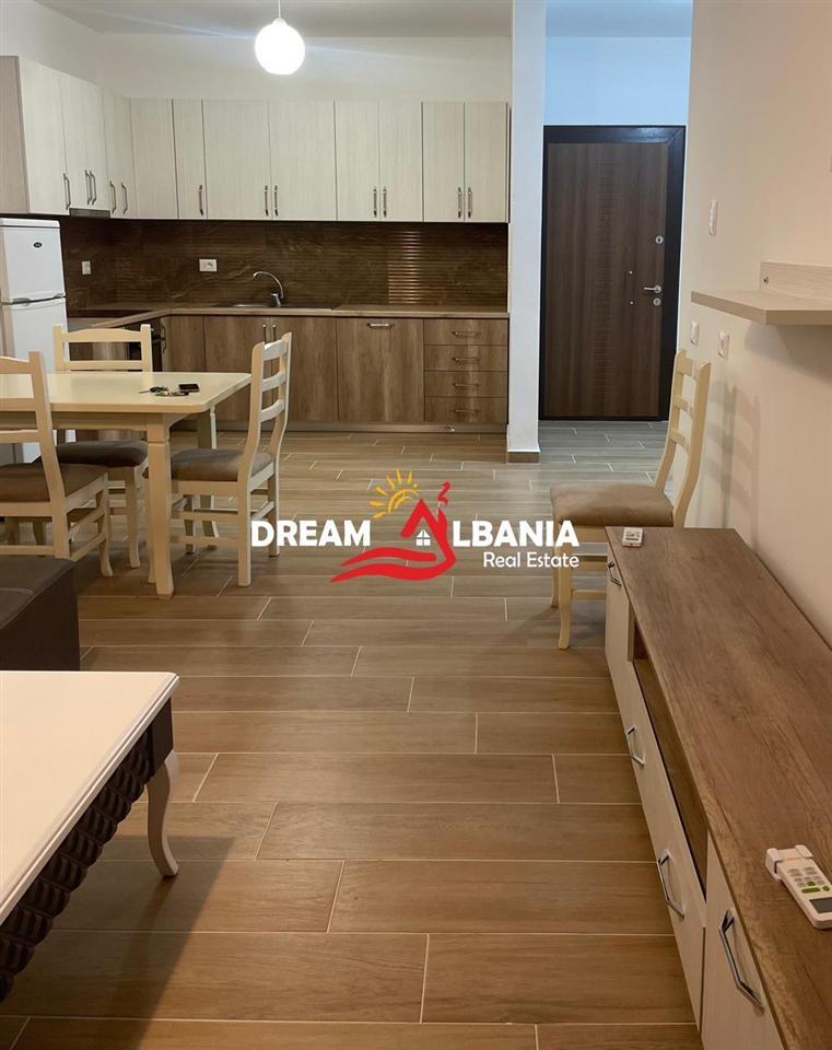 Jepet con affitto appartamento 1+1 e garage incluso, Selvia