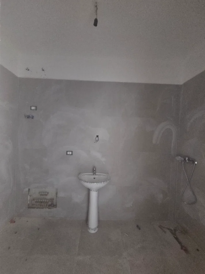 Tirane, appartamento 1+1 con balcone, 66 m² 99.630 € (Qerret)