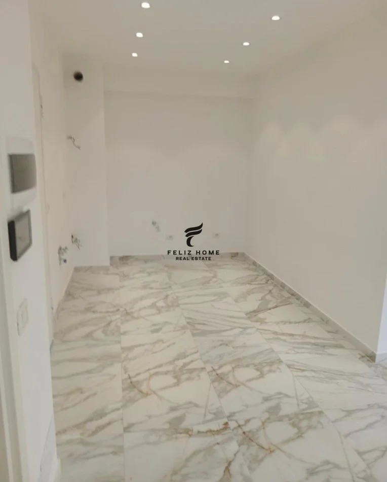 Tirane, vendesi appartamento 1+1+Balcone Piano 7, 70 m² 220.000 € (VIA KAVAJES)