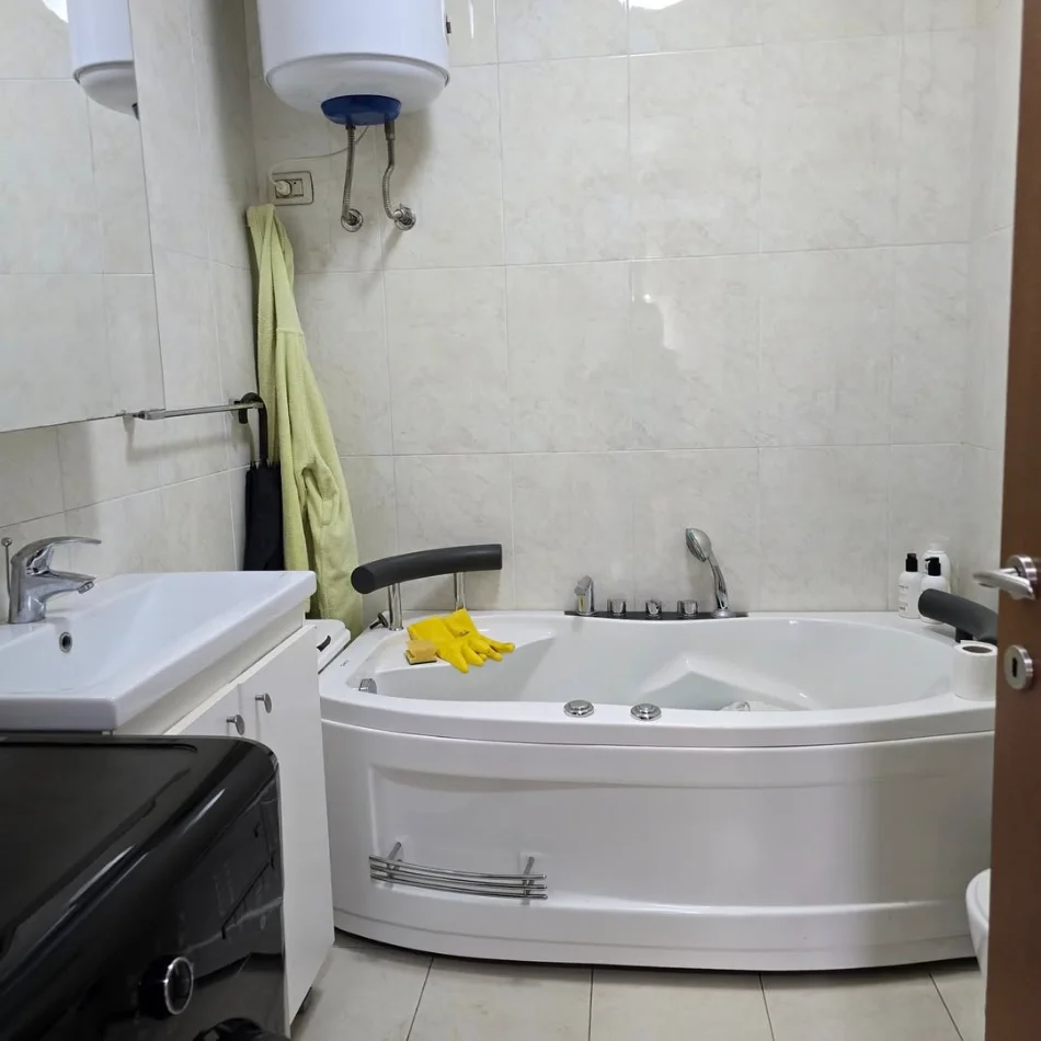 Tirane, vendi, appartamento 2+1+Balcone Piano 8, 130 m² (Vaso Pasha)