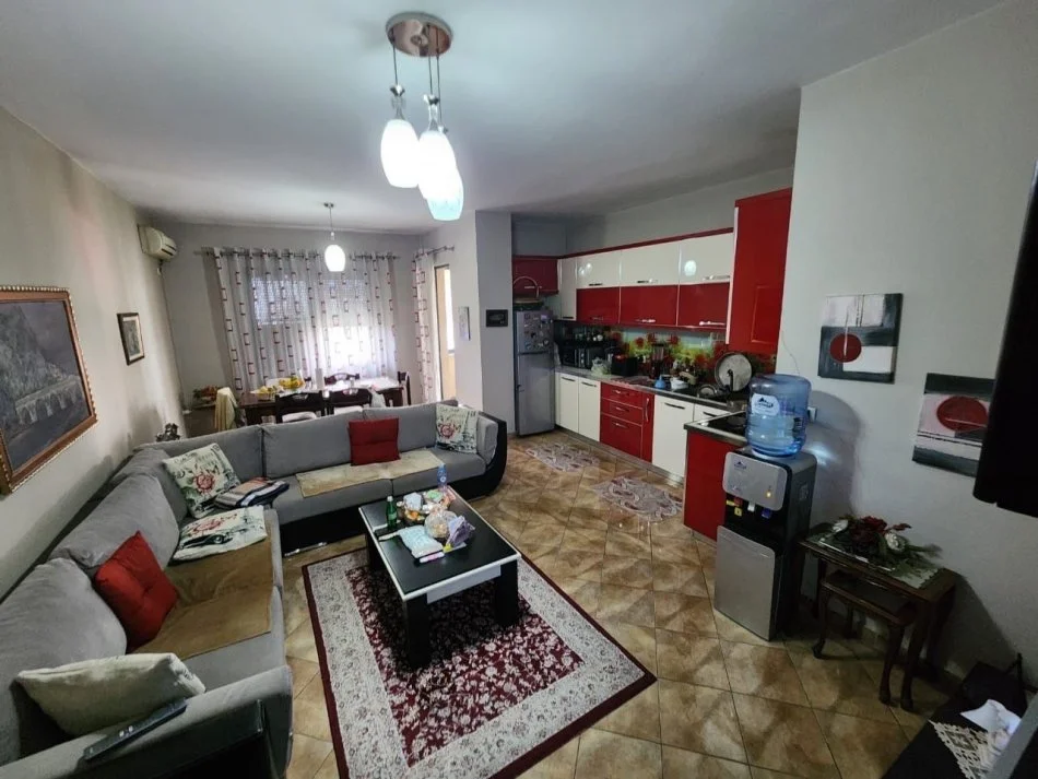 Tirane, vendesi appartamento 2+1 Piano 3, 106 m² 202.000 € (COMUNE DI PARISIT)