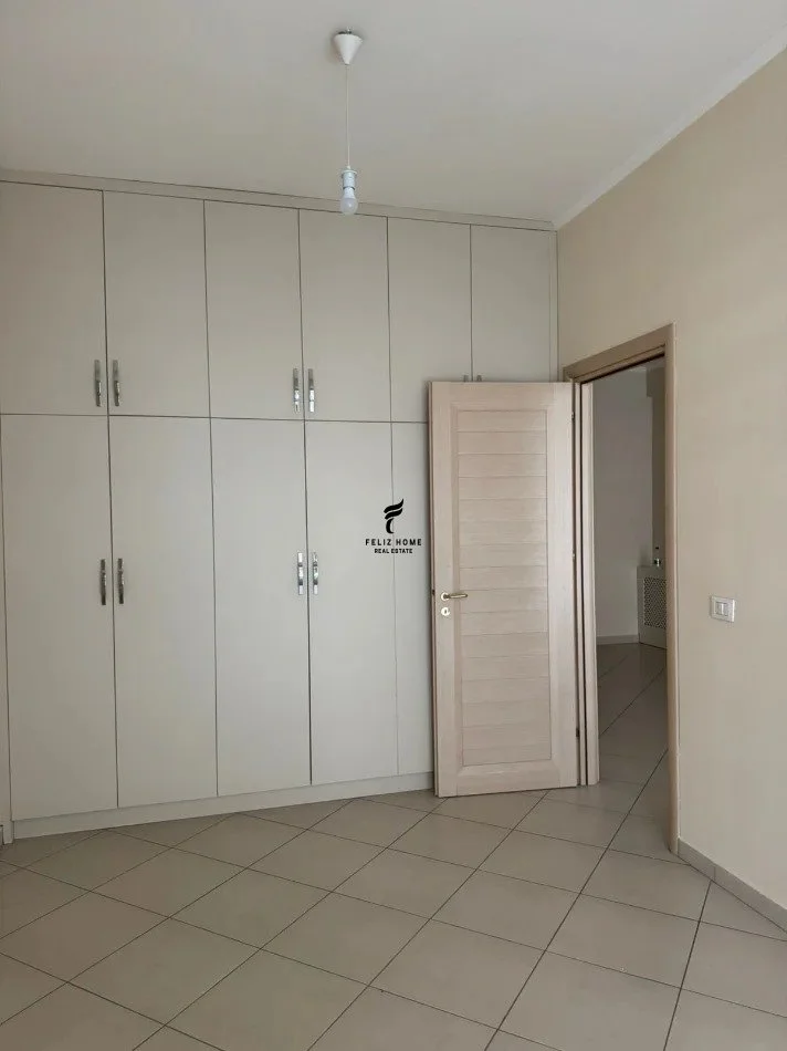 Tirane, vendesi appartamento 1+1 Piano 2, 72 m² 208.000 € (COMUNE DI PARISIT)