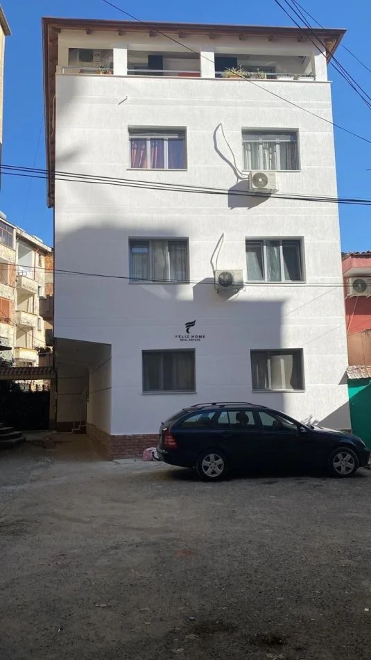Tirane, vendesi Villa a 4 piani, 550 m², 1.000.000 €
