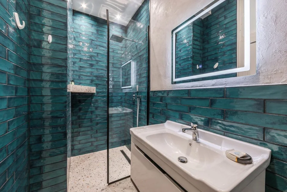 Tirana, affitto appartamento 2+1 Piano 5, 40 m² (Shallvaret)