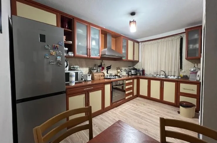 Tirana, for Sale 3+1, 4th Floor, 120 m², €180,000 (ALI DEMI)