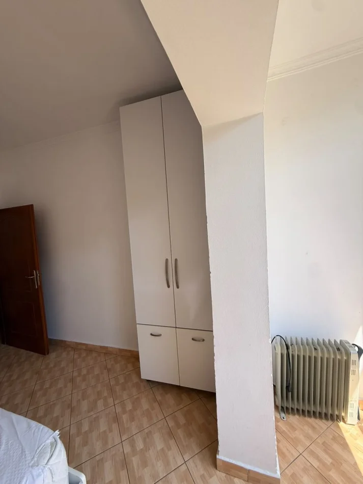 Tirane, Apartment for Rent 1+1, 3rd Floor, 60 m², €400 (Xhamlliku)