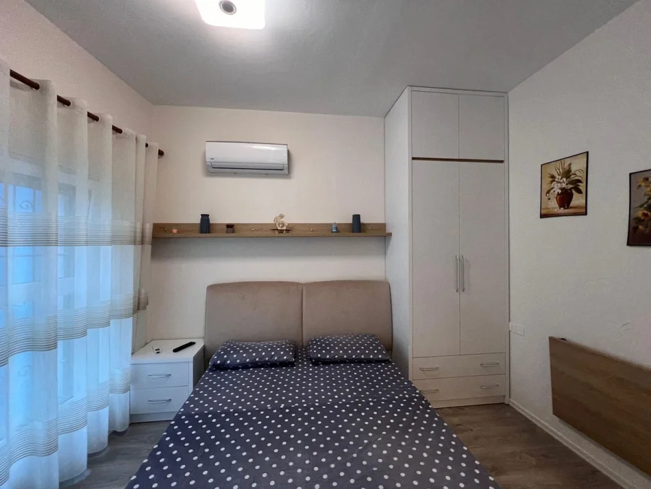 Tirane, affitto appartamento 1+1 Piano 1, 33 m² 400 € (Ali Demi)