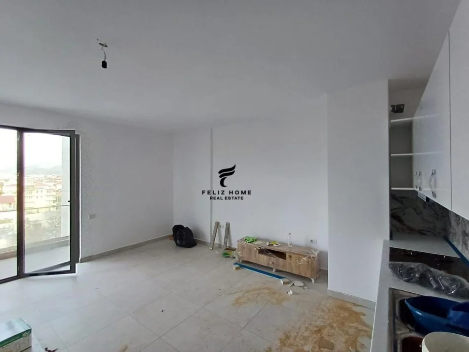 Tirane, vendesi appartamento 2+1, Piano 6, 109 m² 109.000 € (KAMEZ)