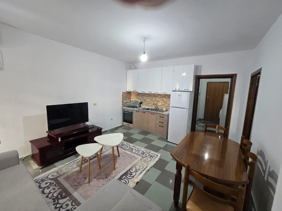 Tirane, jepet me qera apartament 1+1 Kati 2, 65 m² 500 € (RRUGA E ELBASANIT)