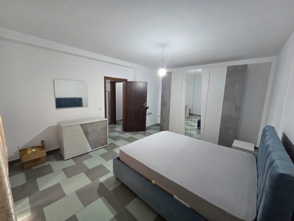 Tirane, jepet me qera apartament 1+1 Kati 2, 65 m² 500 € (RRUGA E ELBASANIT)