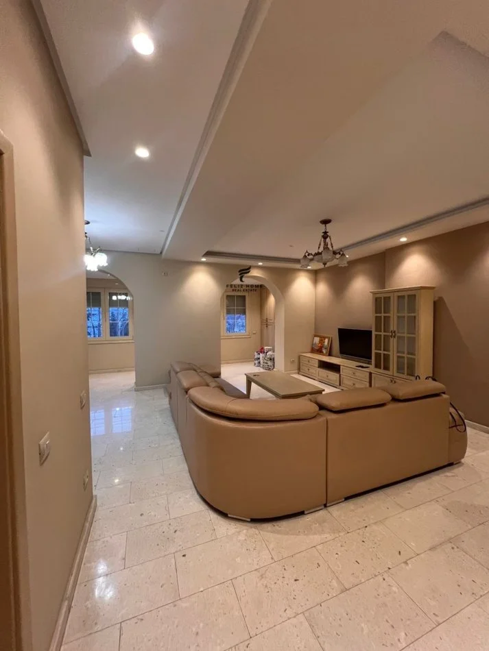 Tirana, Apartment for Rent 1+1, 5th Floor, 80 m², €800 (BLOCK)