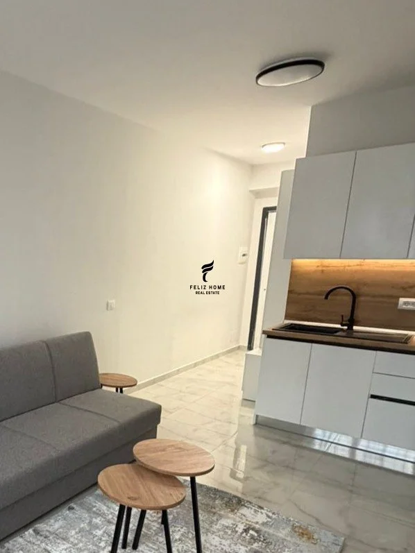 Tirane, affitto monolocale al 4° piano, 40 m², 420 € (LAPRAKE)