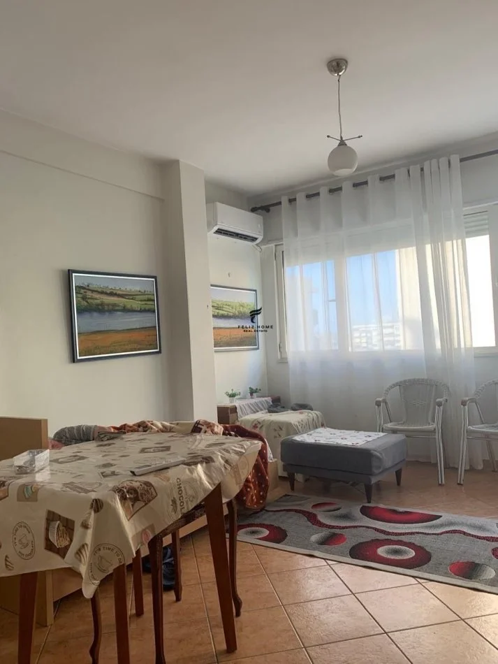 Tirane, affitto appartamento 1+1 Piano 3, 65 m² 500 € (KRISTAL CENTER)
