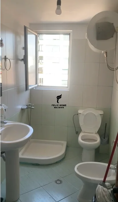 Tirane, affitto appartamento 3+1 Piano 6, 93 m² 700 € (PIAZZA RI)