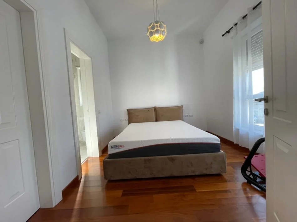 Tirane, Rent a 3-Story Villa, 660 m², €4,800 (ROLLING HILLS)