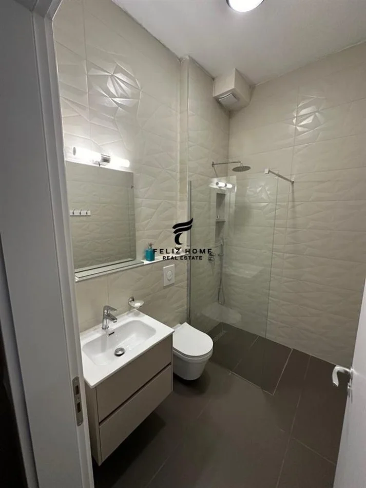 Tirana, Rent a 2+1 Apartment, 8th Floor, 110 m², €800 (CENTER)