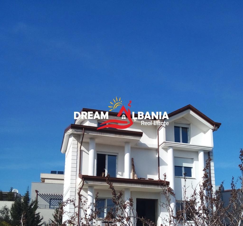 Vile con cortile in via delle Ville vicino TEG (ID 4251250)