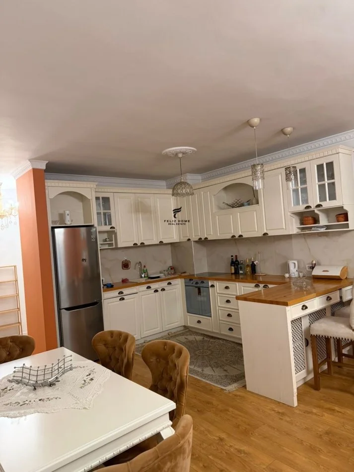Tirane, affitto mensile appartamento 2+1 Piano 6, 80 m² 750 € (CODICE DIELLIT)