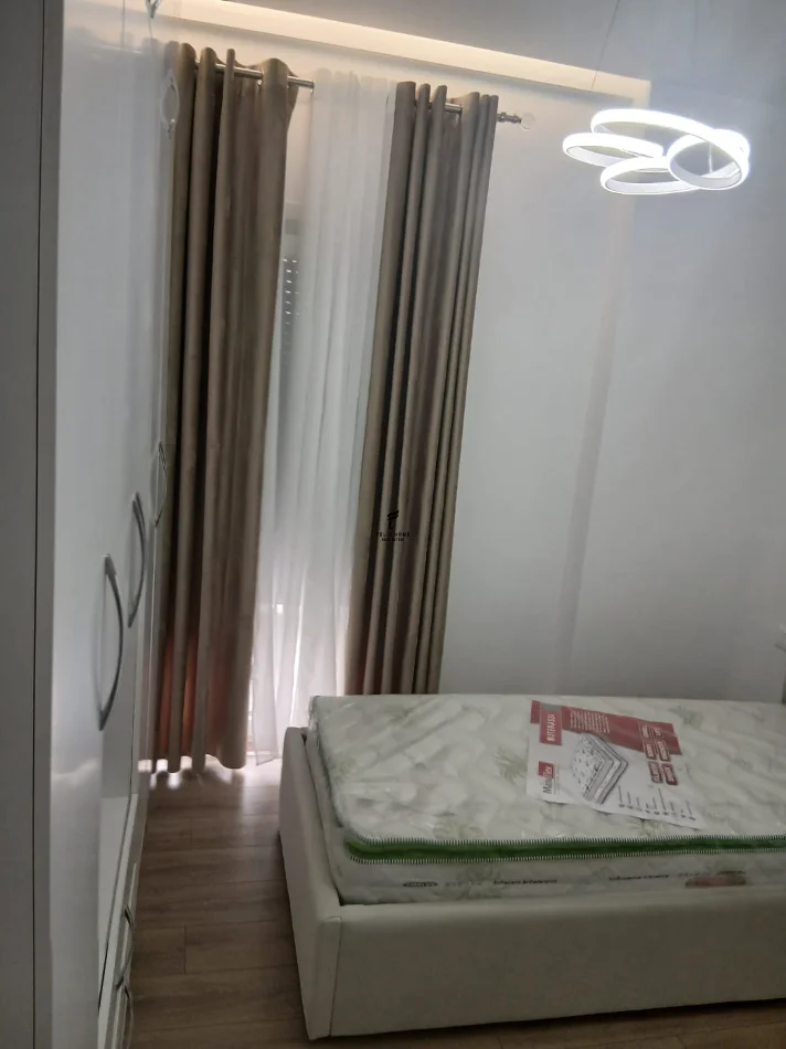 Tirane, affitto appartamento 2+1 Piano 1, 90 m² 600 € (SAUK)