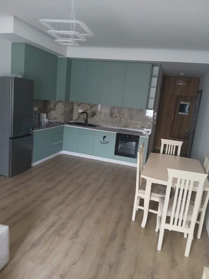 Tirane, affitto appartamento 2+1 Piano 1, 90 m² 600 € (SAUK)