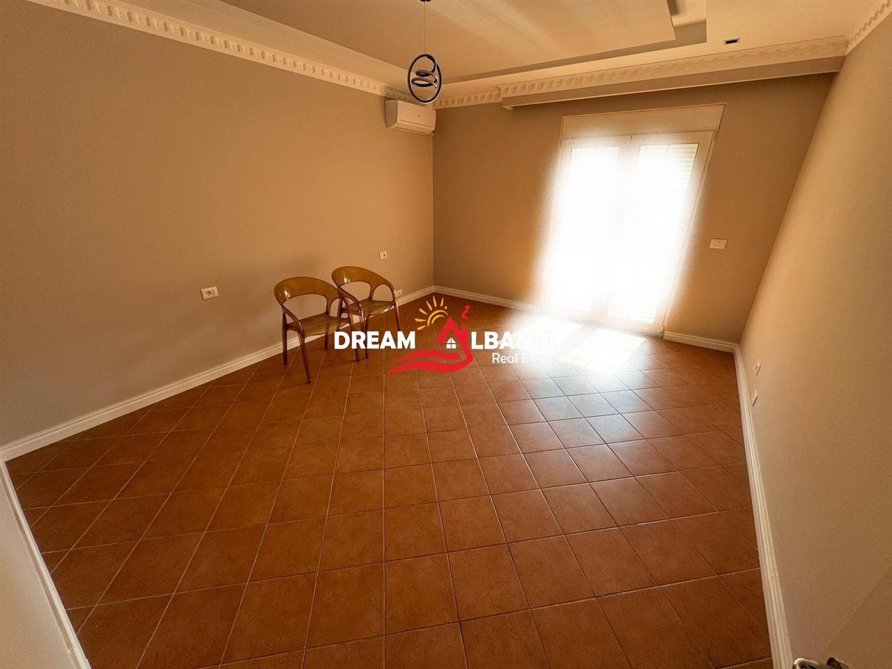 Villa in vendita in via Elbasanit (ID 4151190)