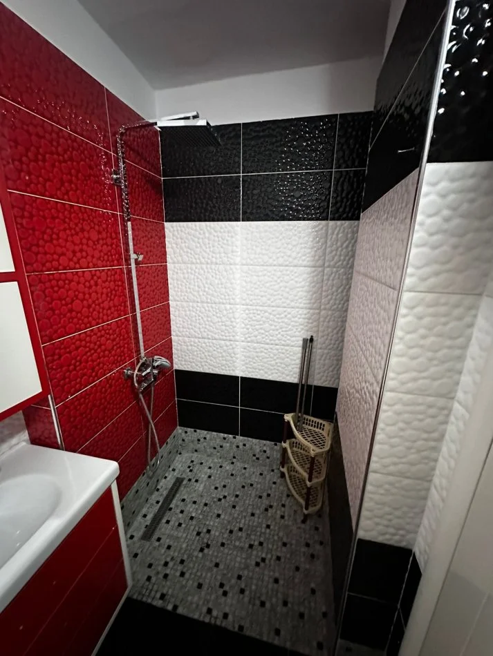 Tirane, apartment for rent, 3+1, 5th Floor, 150 m², €1,000 (Near Tirana Main Station)