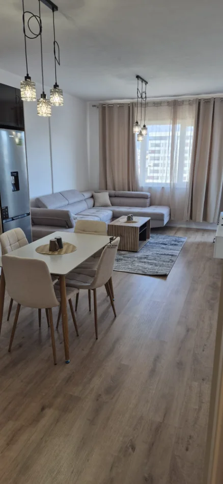 Tirano, affitto appartamento 2+1 Piano 6, 75 m² 600 € (UNIVERS CITY)