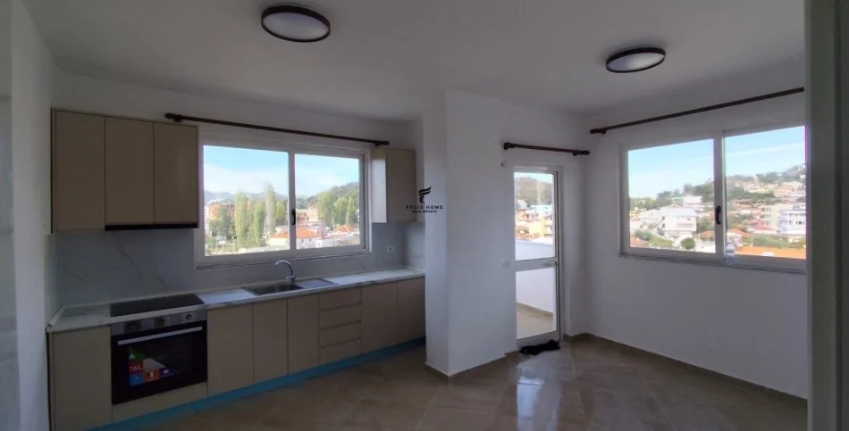 Tirane, affitto appartamento 2+1 Piano 4, 96 m² 450 € (Yzberisht)