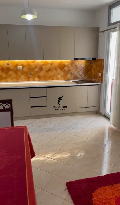 Tirana, affitto appartamento 1+1 al terzo piano, 70 m², 600 € (MYSLYM SHYRI)