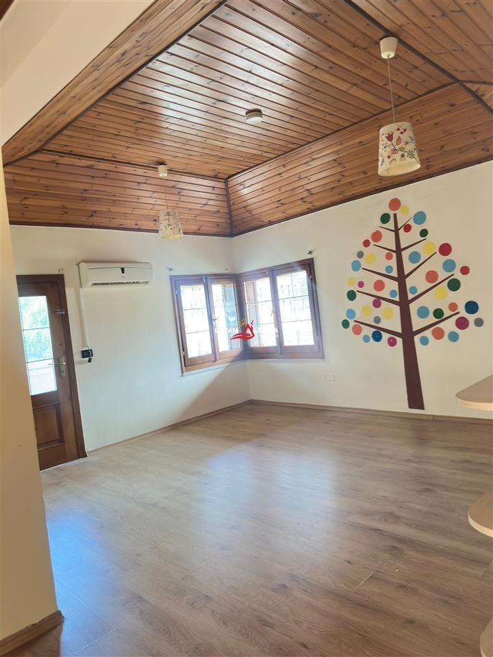 3-Storey Villa for Rent, Paris Municipality (ID 4251422)