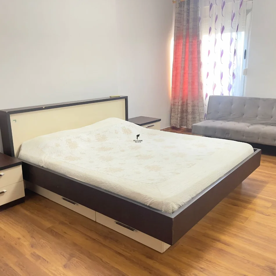 Tirane, affitto appartamento 1+1 Piano 4, 70 m² 500 € (XHAMLLIKU)
