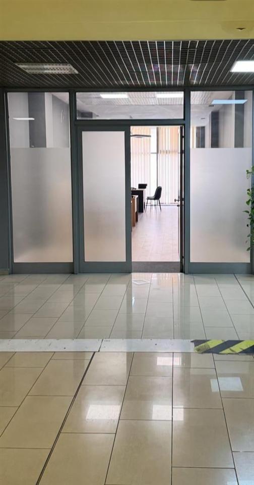 Commercial Space for Rent 60 m², Kavajes Street, 700 EUR