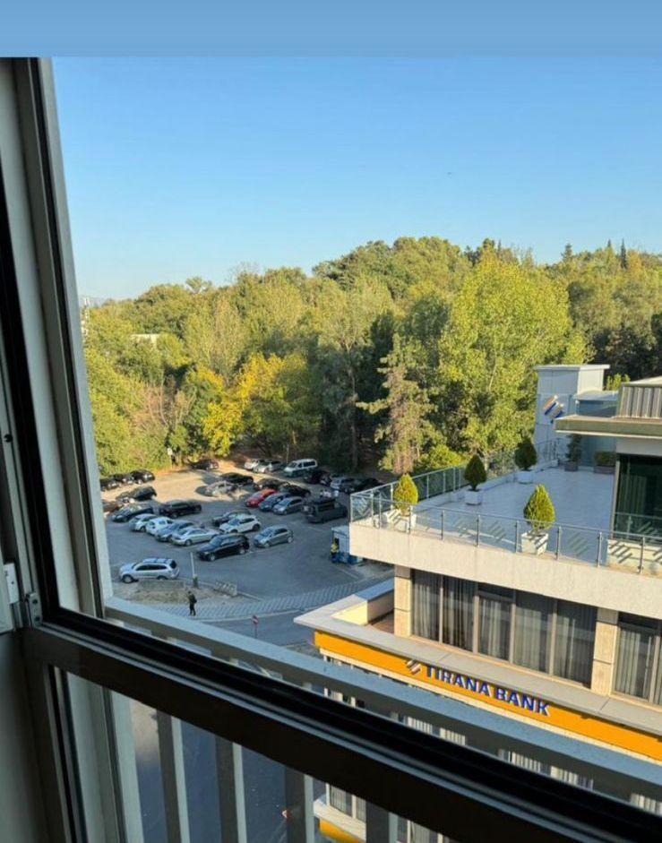 Zyra in affitto di 131 m² in Blok a 2.000 euro