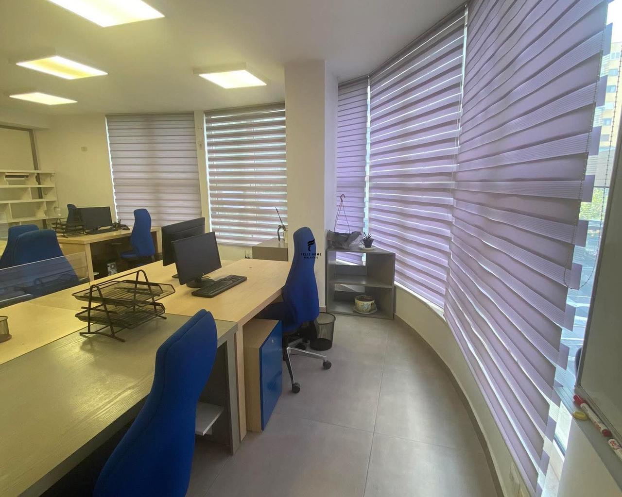 Zyra in affitto di 110 m² nel Comune di Parisit a 180.000 LEKE FH-83888