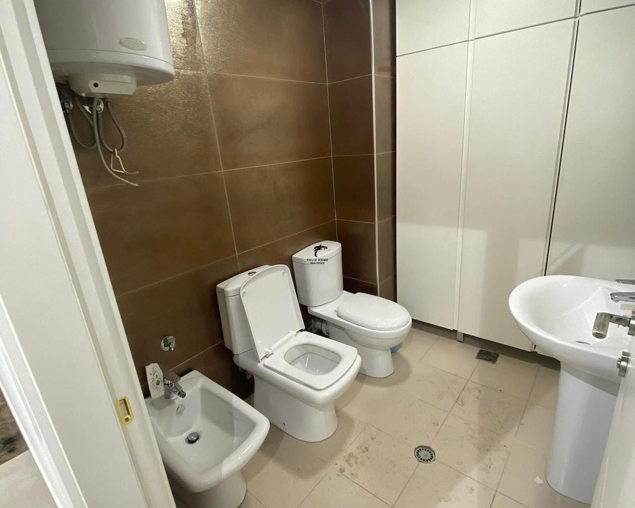 Zyra in affitto di 110 m² nel Comune di Parisit a 180.000 LEKE FH-83888