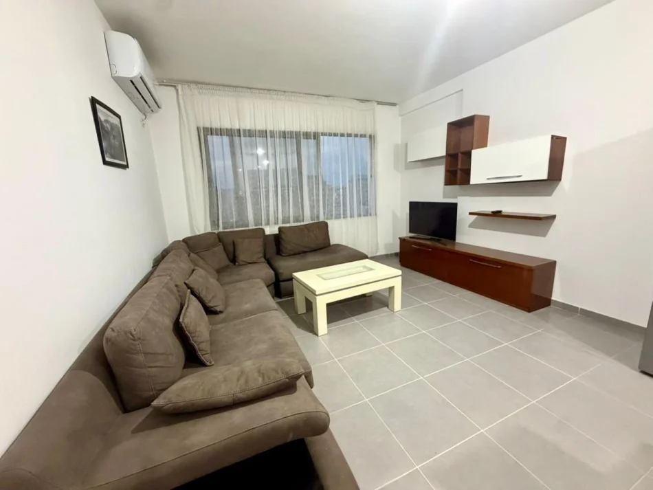 Tirane, jepet me qera apartament 2+1 Kati 6, 100 m² 500 € (Astir)