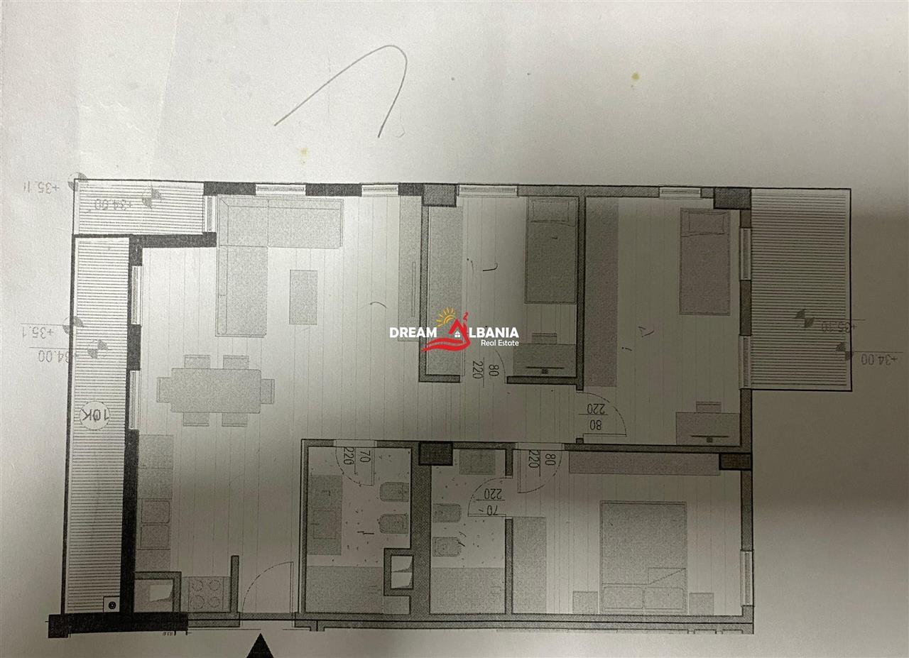 Appartamento 3+1+2+2 con balcone in Rr. Qemal Stafa, vicino