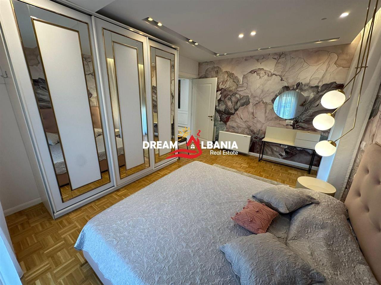 For Rent: 3-Storey Villa near Lake Park and Palla