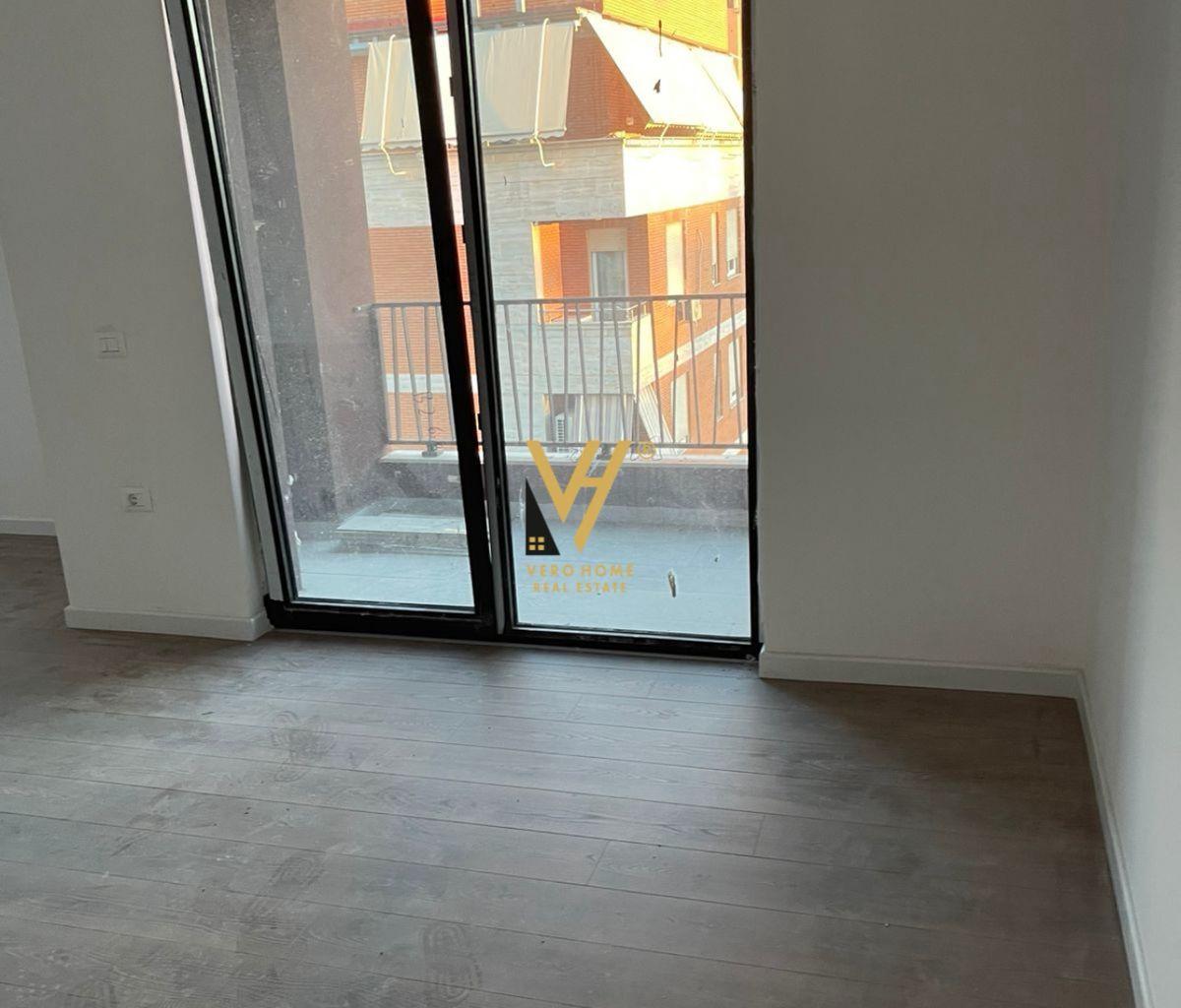 JEPET ZYRE 90 M2 ME QIRA TE MYSLYM SHYRI 800 EURO