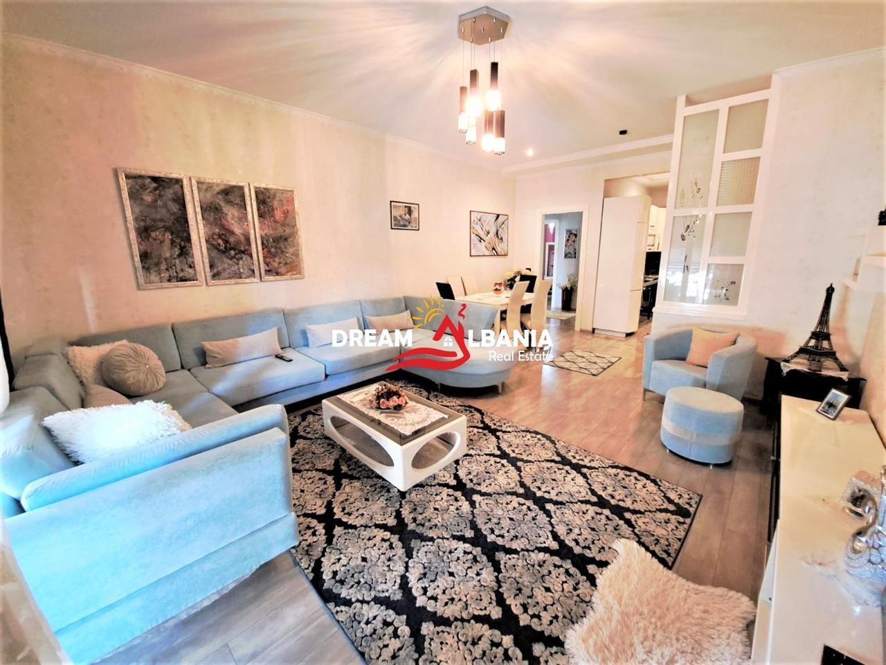 3-Storey Villa for Rent in Blloku i Vilave Selite
