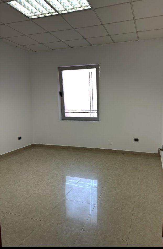 Commercial Space for Rent 100 m2 Block 1,000 Euro