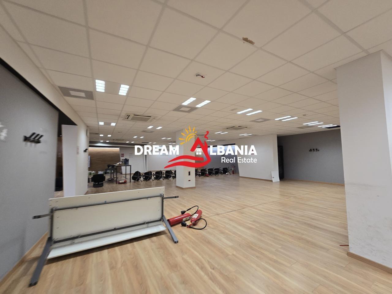 Godine 5-kateshe con Affitto in Via Durres (ID 42611197)